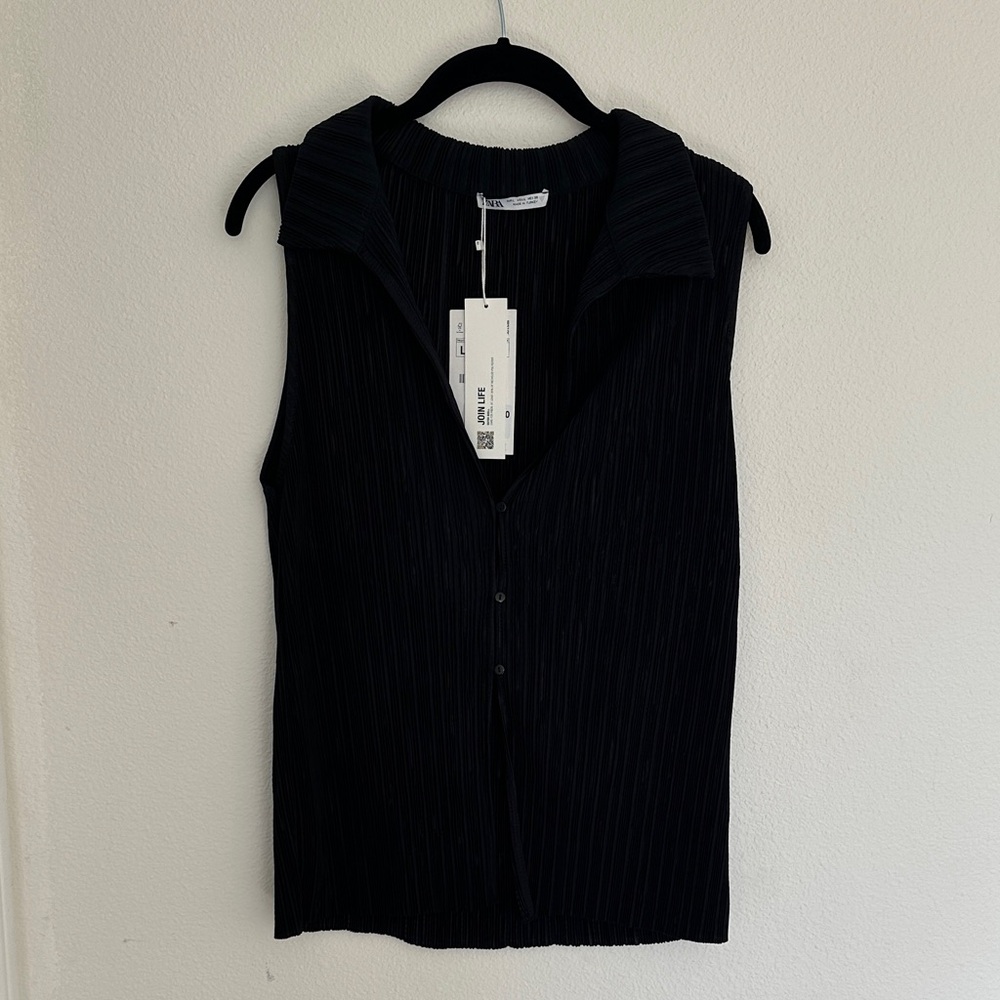 Zara Black Sleeveless Pleated Button-Front Blouse